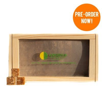 Natural Jaggery Cubes Wood Box 10 gm cube (800 - 900 gm)